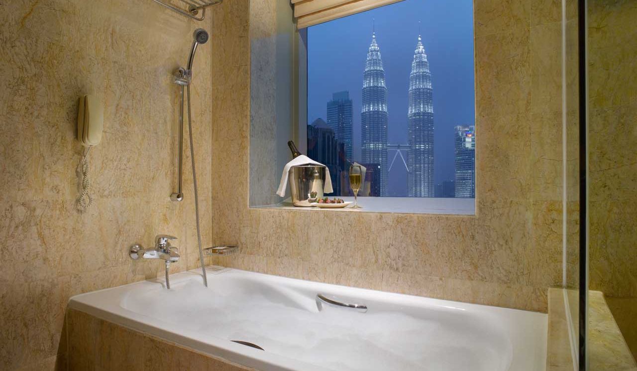 Prince_Hotel_&_Residence_Kuala_Lumpur_-_Grand_Deluxe_Room_Bathroom